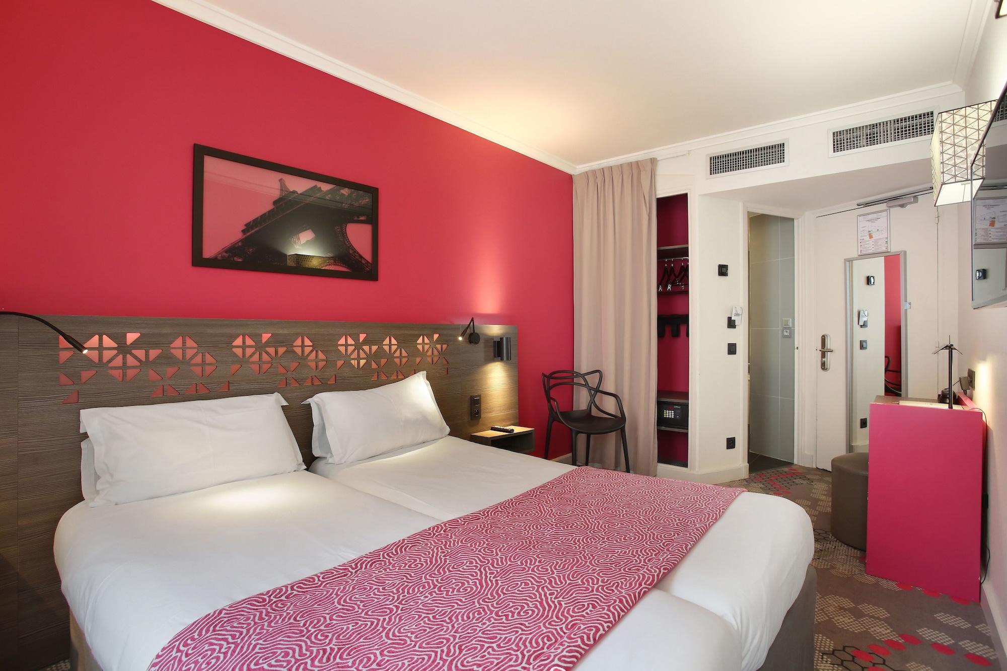 Hotel Eiffel Capitol Paris Exterior photo